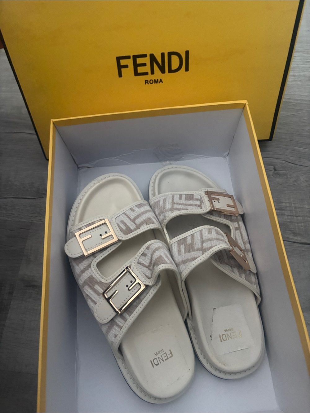 Fendi Slides with box size 40